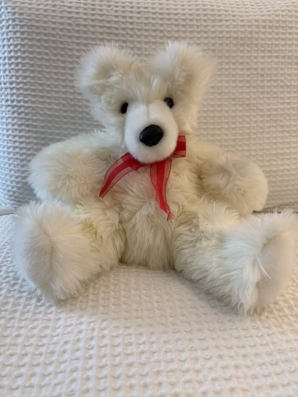 Vintage 1988 Chrisha Playful Plush White Teddy Bear – Like New 11x8" Red Bow